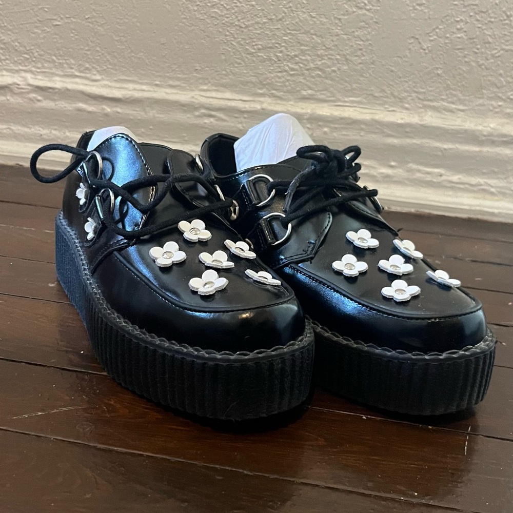 T.U.K Black Leather Shoes